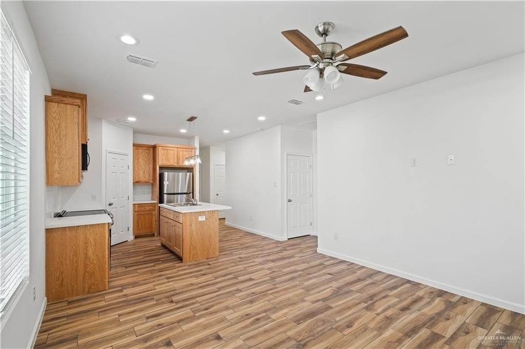 2105 E Viviana St Apt 1 #1 - Photo 2 of 14