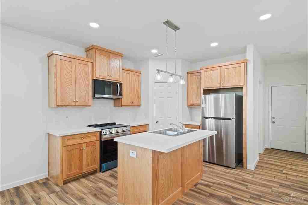 2105 E Viviana St Apt 1 #1 - Photo 3 of 14