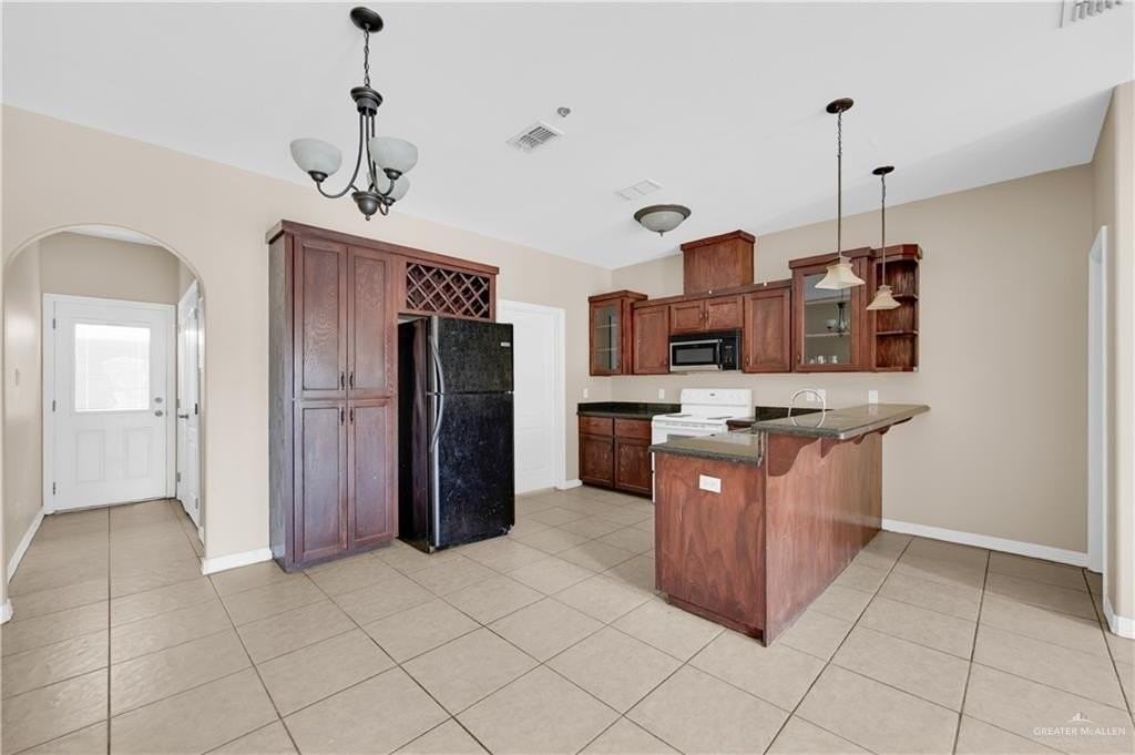 3700 S Embassy Ave Apt 3 #3 - Photo 4 of 12