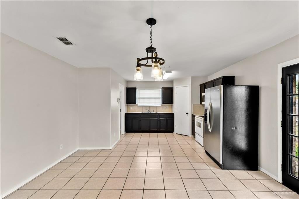 4416 Thunderbird Ave - Photo 4 of 20