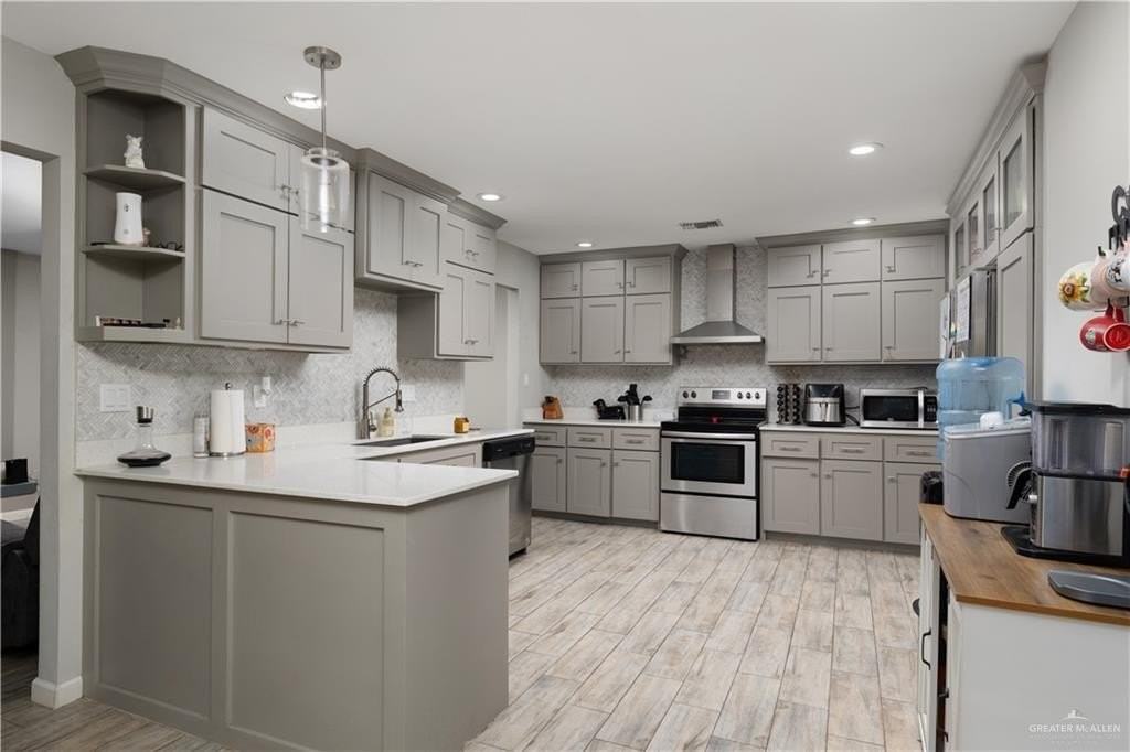 2822 Poinciana St - Photo 3 of 9