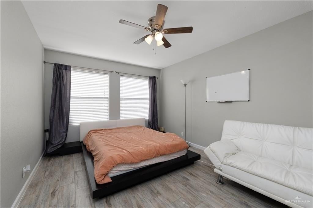 2822 Poinciana St - Photo 5 of 9