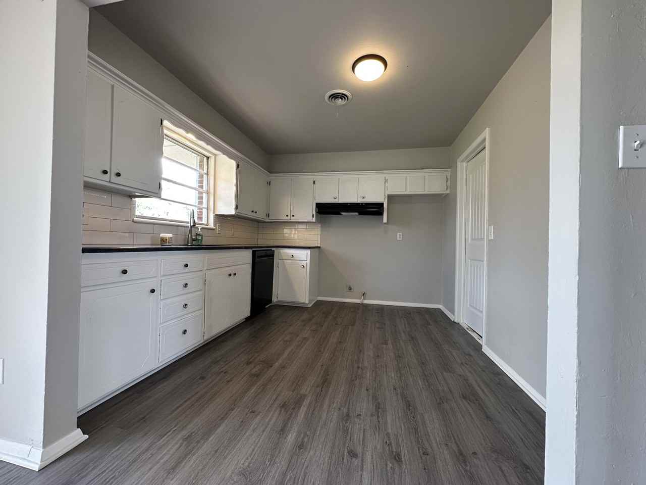 904 Westchester Dr #1 - Photo 5 of 9