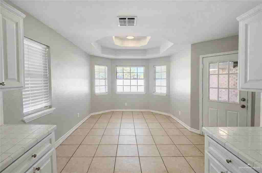 2115 E 29th St - Photo 7 of 18