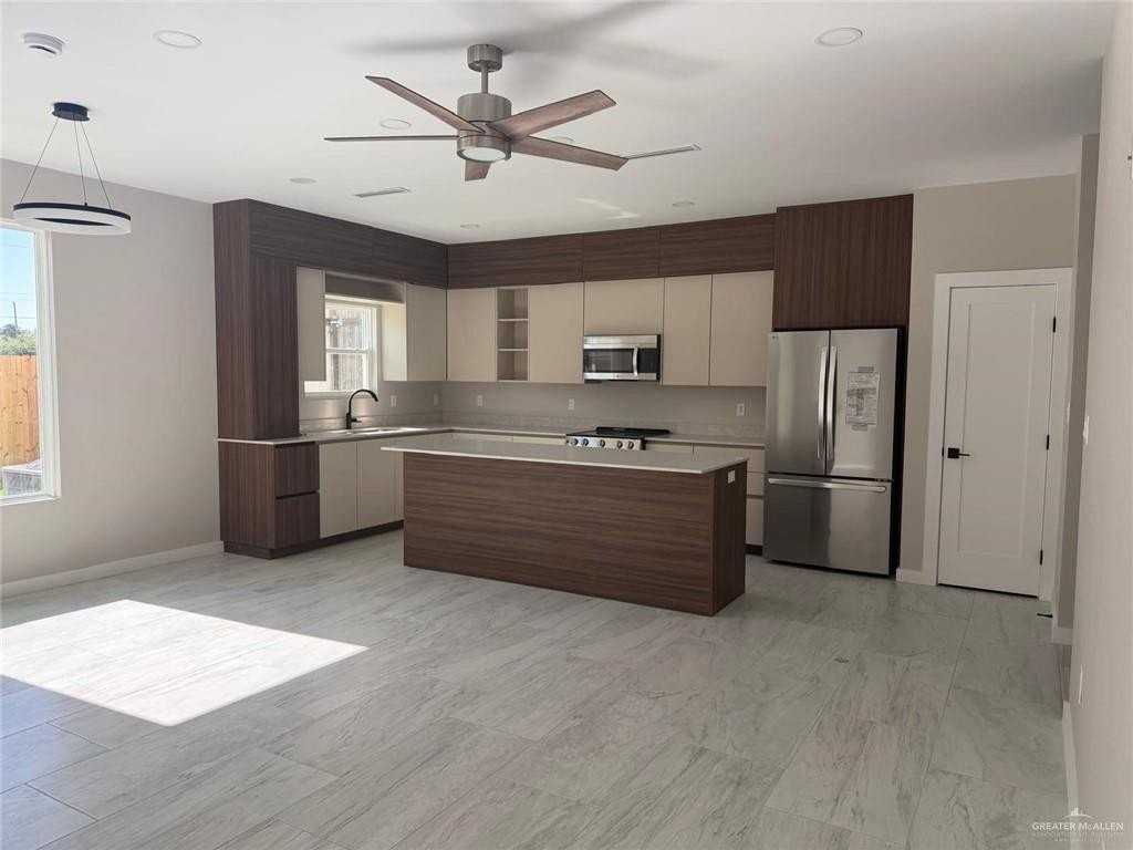 2224 Corales St - Photo 2 of 13