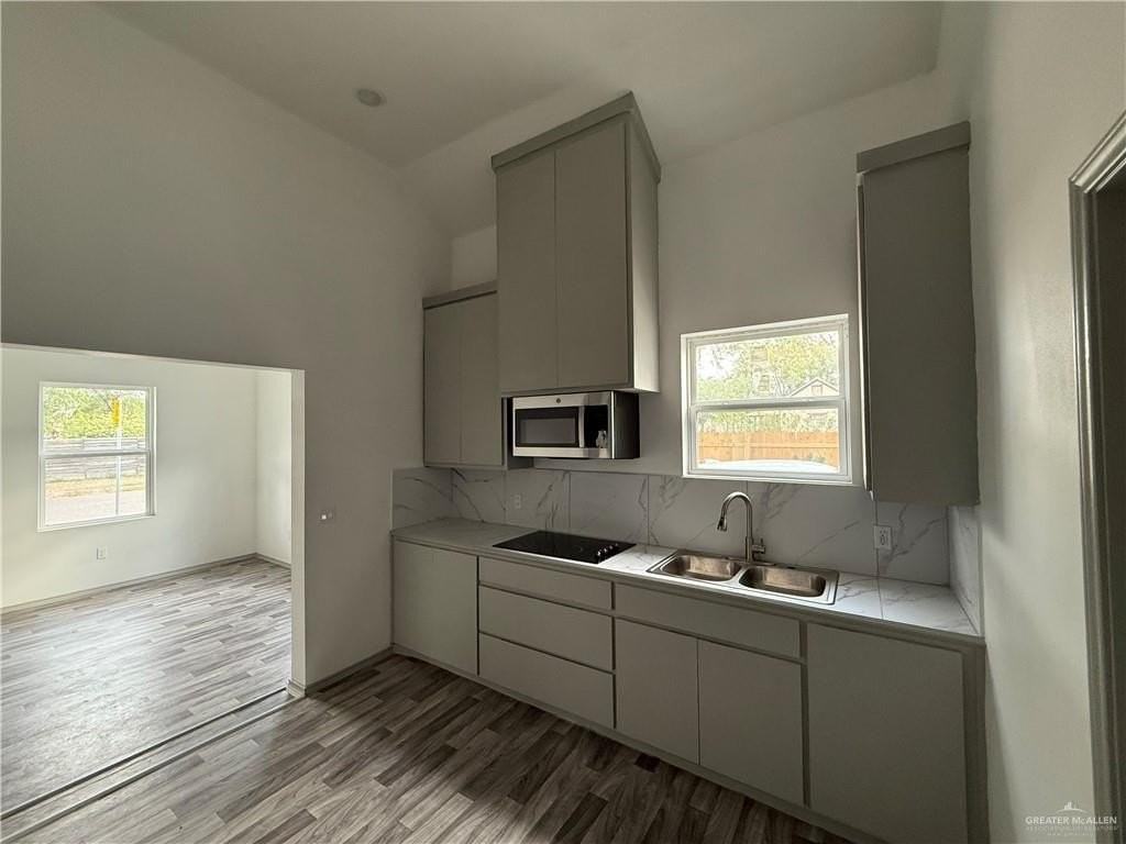 1019 Miller Ave - Photo 2 of 8