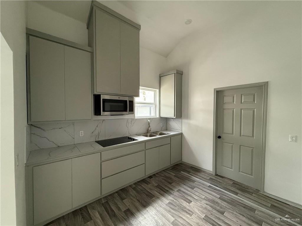 1019 Miller Ave - Photo 3 of 8