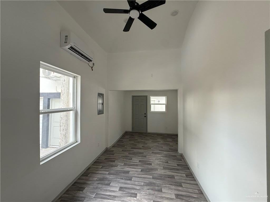 1019 Miller Ave - Photo 5 of 8