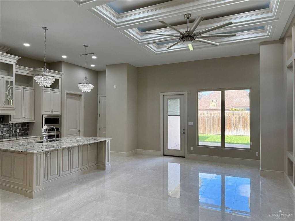 912 W Cheyenne Ave - Photo 5 of 17