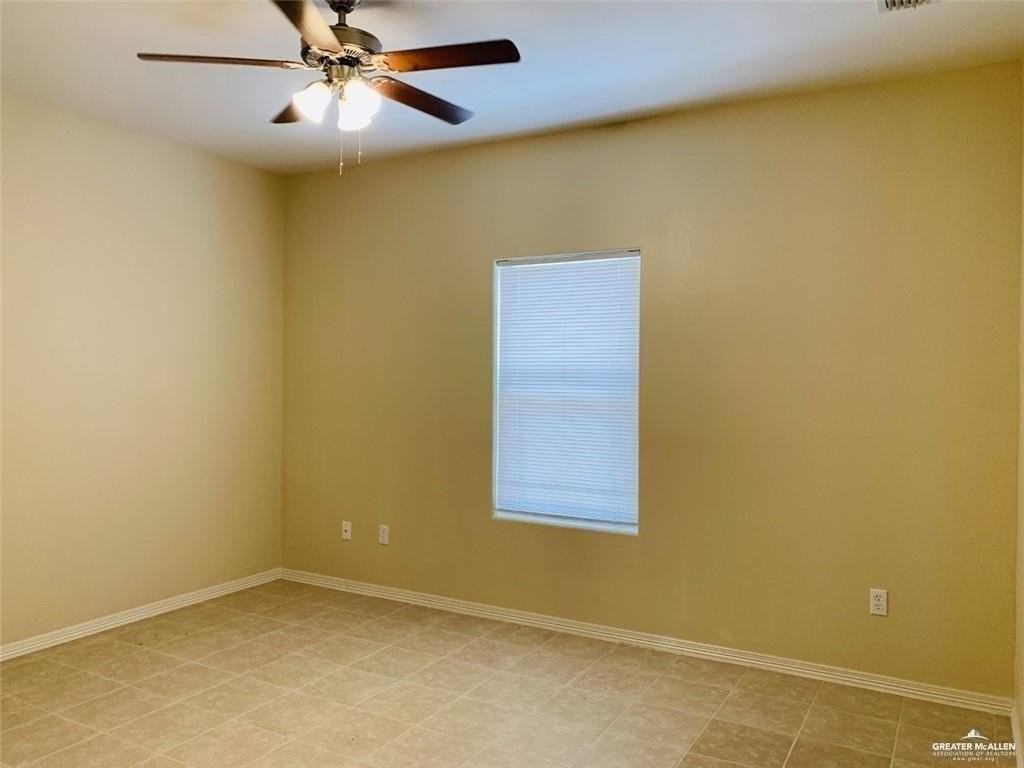 2706 E Garfield Ave Apt 3 #3 - Photo 7 of 7