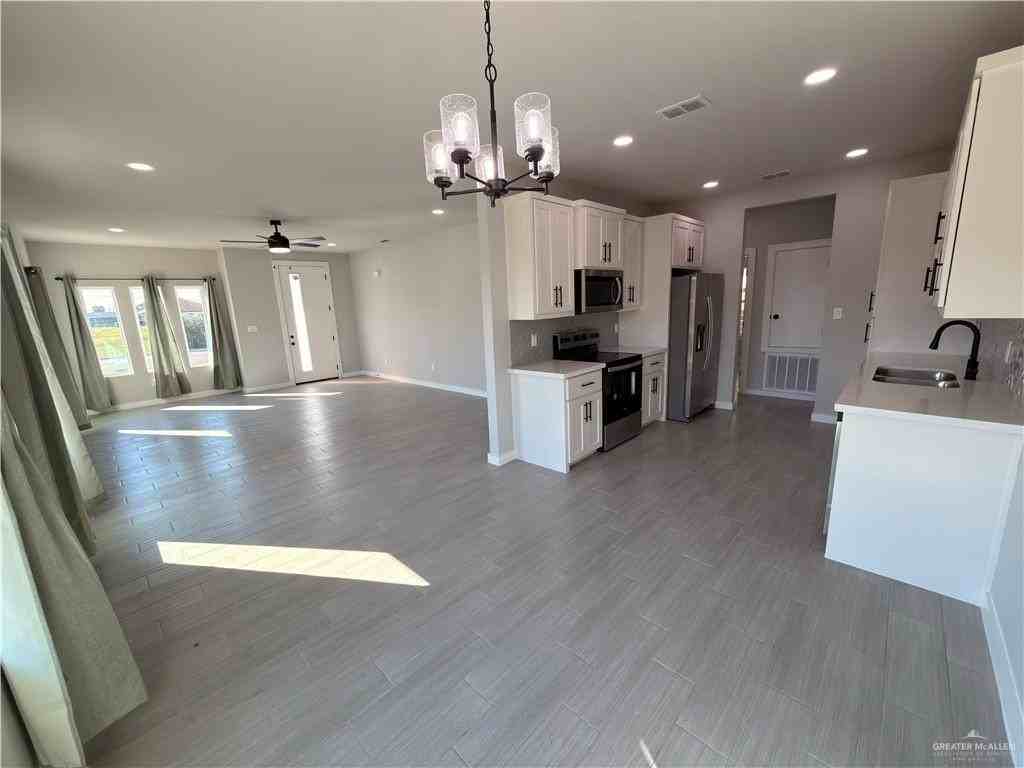 3513 E Barkley St - Photo 4 of 19