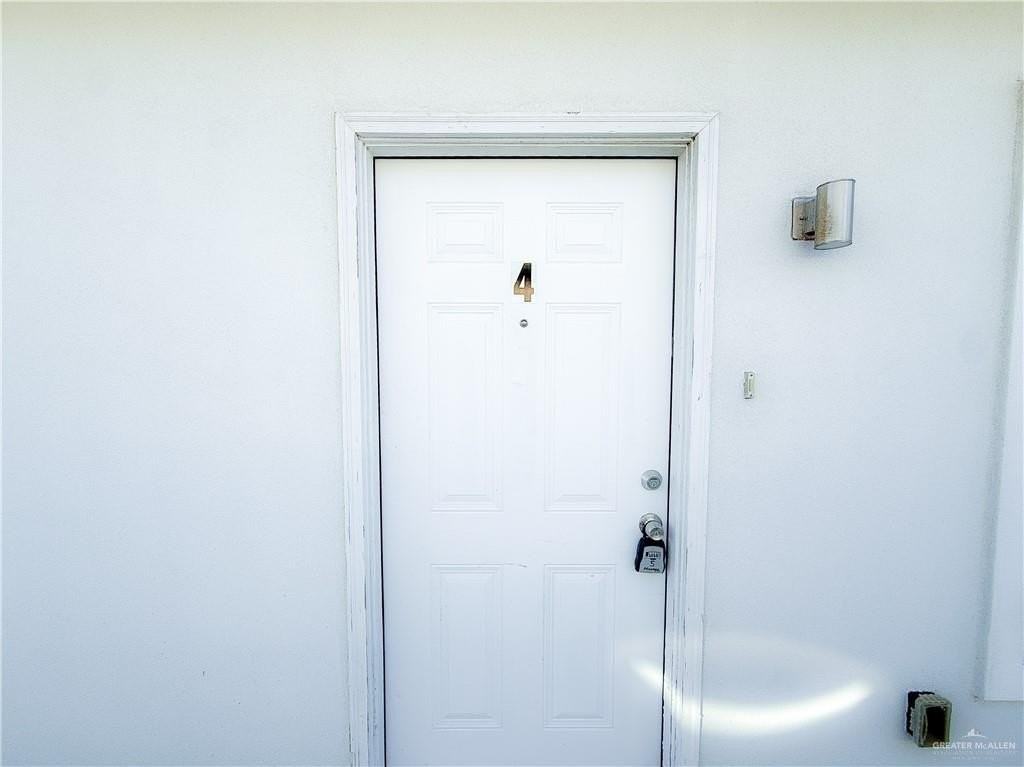 5704 Puffin Ave Apt 4 #4 - Photo 2 of 13