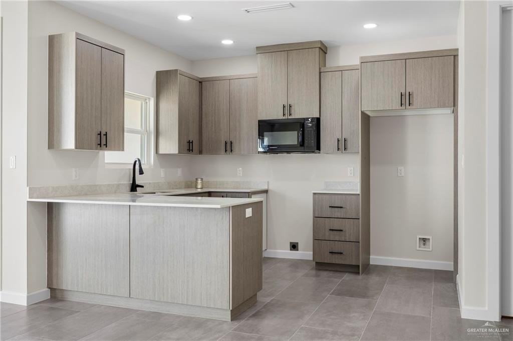 2203 Dorado Dr - Photo 4 of 21