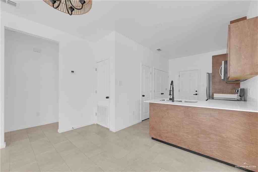 3620 Mayfair St Apt 4 #4 - Photo 6 of 16