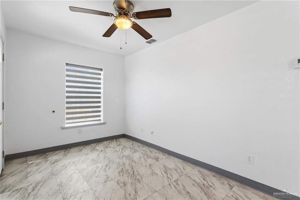 109 Ash St #B - Photo 7 of 14