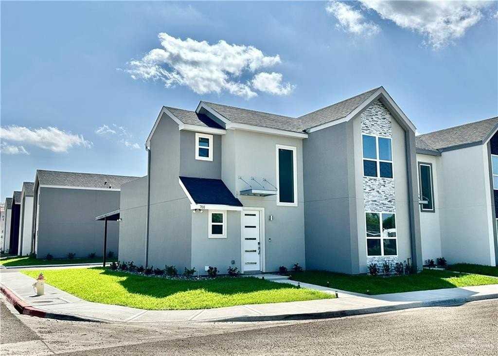 701 W Seminole Ave - Photo 2 of 22