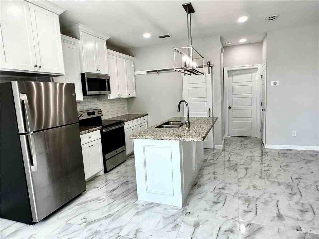 701 W Seminole Ave - Photo 6 of 22