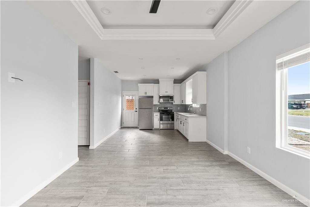 11018 N 33rd Ln Apt 2 #2 - Photo 4 of 17