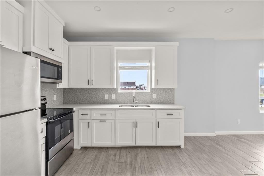 11018 N 33rd Ln Apt 2 #2 - Photo 5 of 17