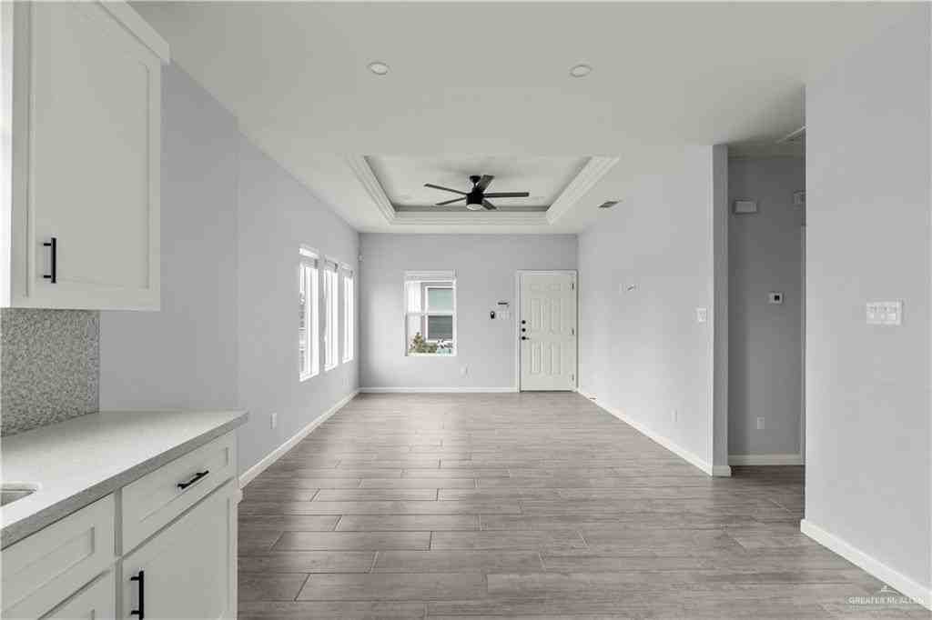 11018 N 33rd Ln Apt 2 #2 - Photo 6 of 17