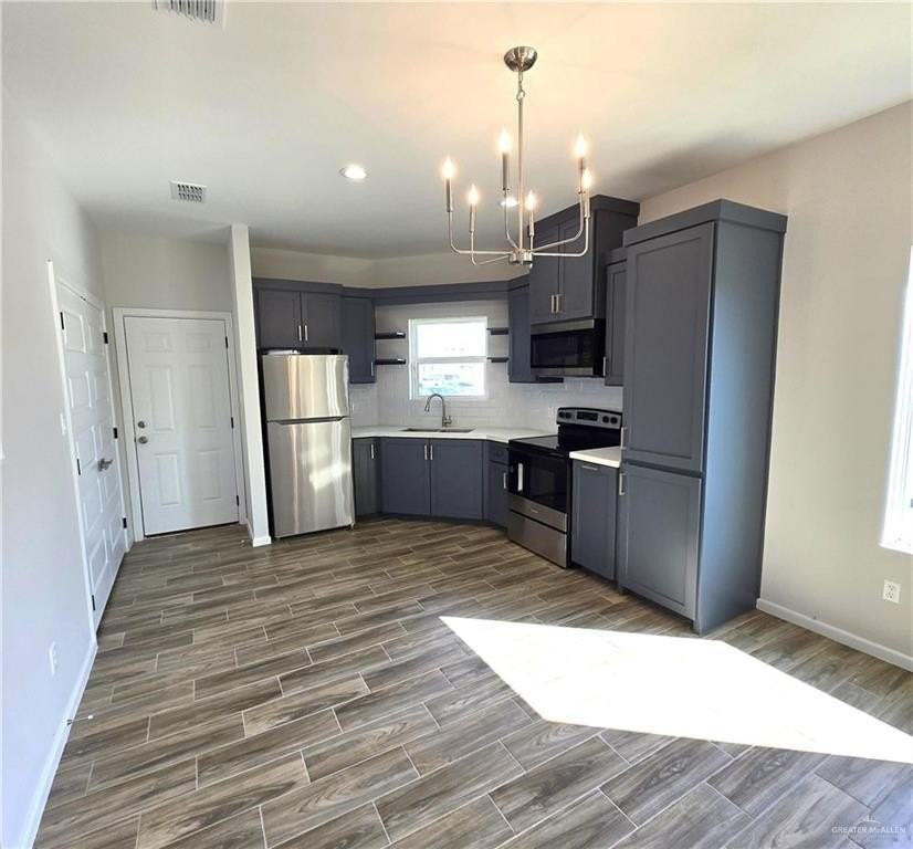 913 N Clarence Ave #4 - Photo 2 of 10