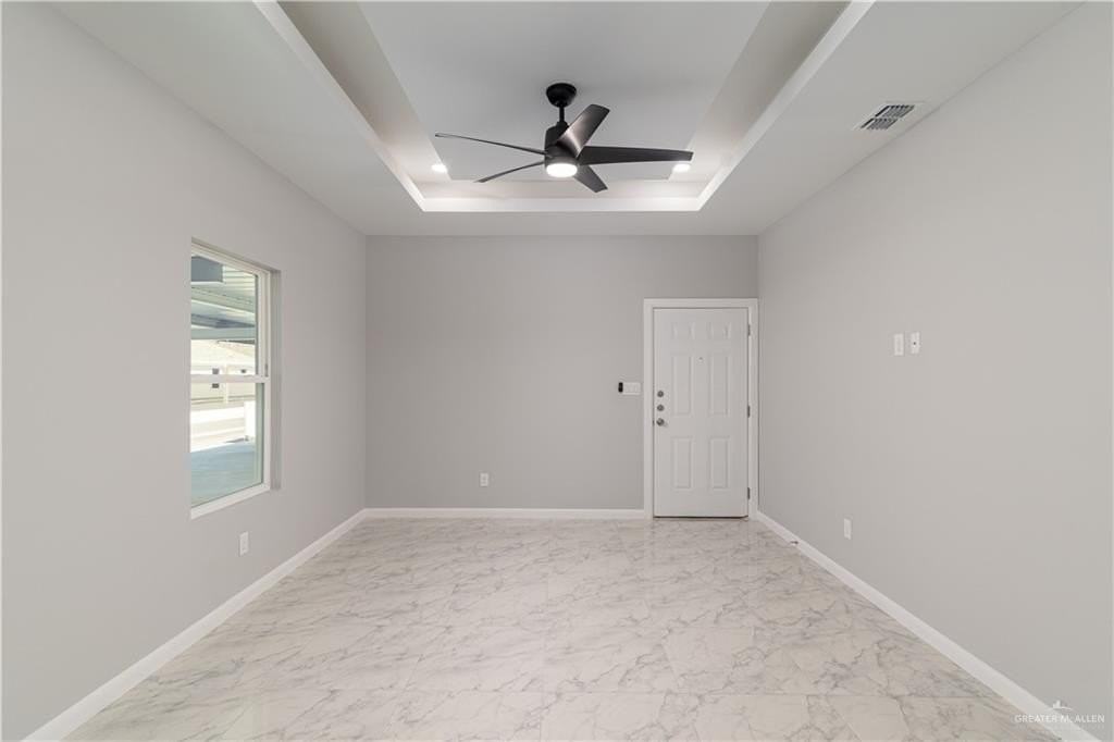 901 N Clarence Ave Apt 2 #2 - Photo 5 of 14