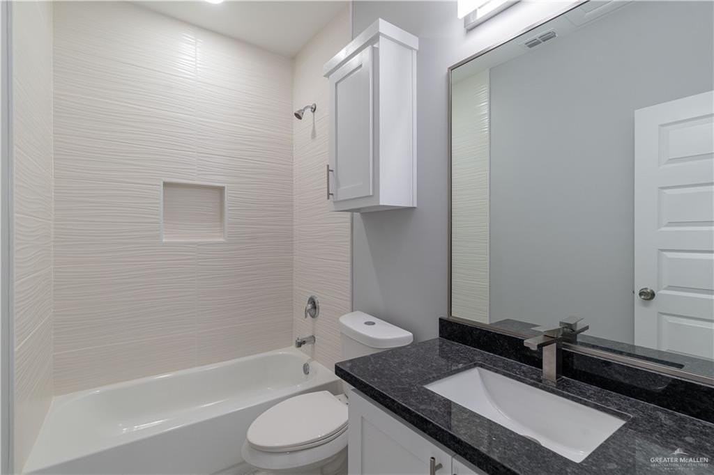 901 N Clarence Ave Apt 2 #2 - Photo 6 of 14