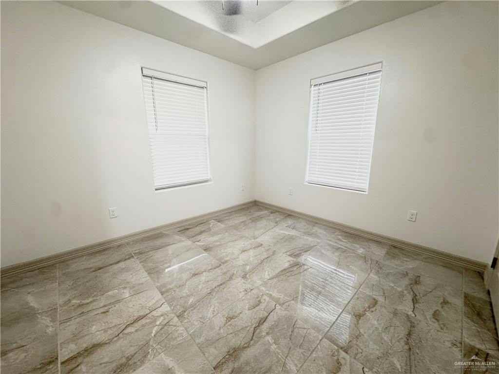 401 Stuart Ct - Photo 7 of 11