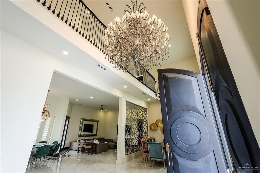 1107 Union Ct - Photo 2 of 21