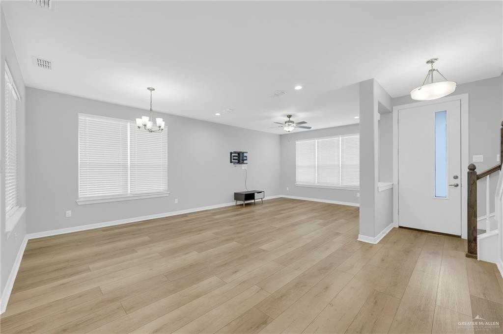 1312 Yale Ave - Photo 5 of 27