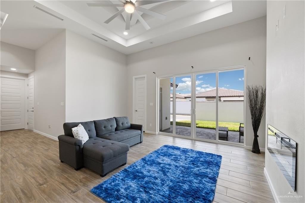 701 Grayson Ave - Photo 7 of 26