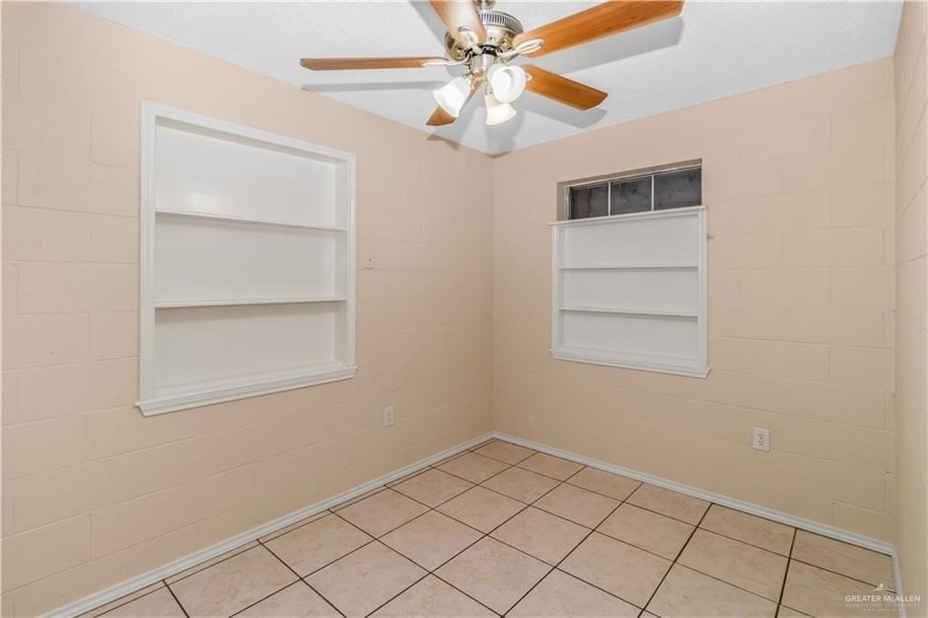 207 E Saenz St - Photo 6 of 21