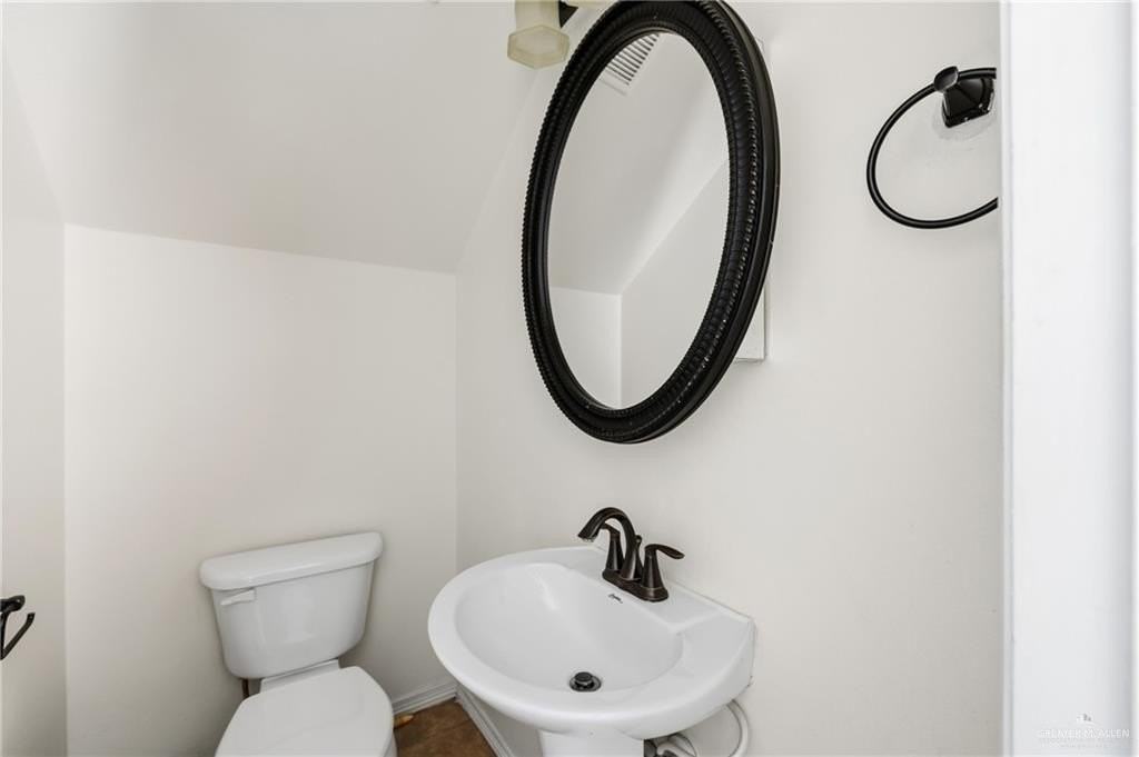 1309 W Fig Ave Apt C #C - Photo 5 of 14