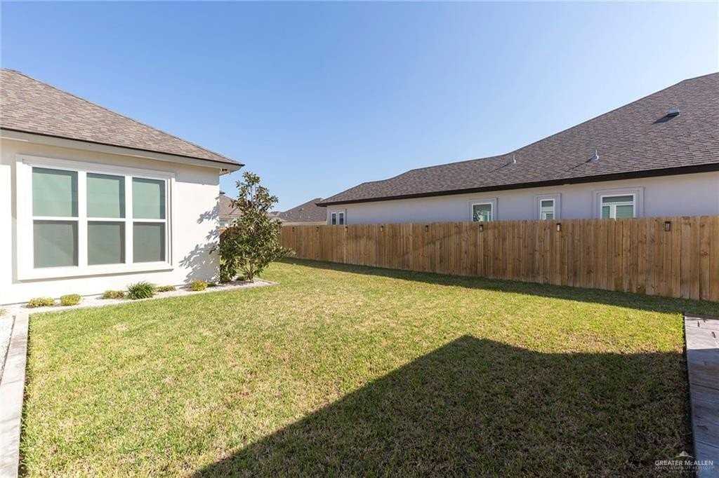 1505 Mount St - Photo 6 of 25