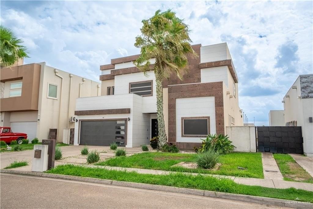 2608 Cassandra St - Photo 2 of 43