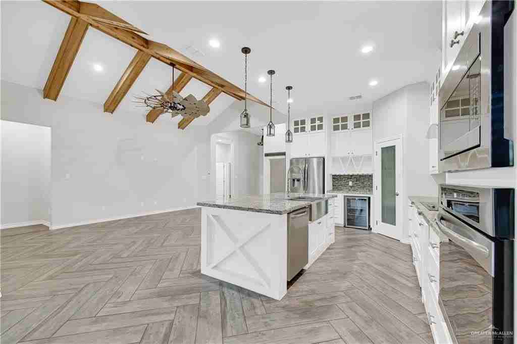 1613 Red River Ave - Photo 7 of 24