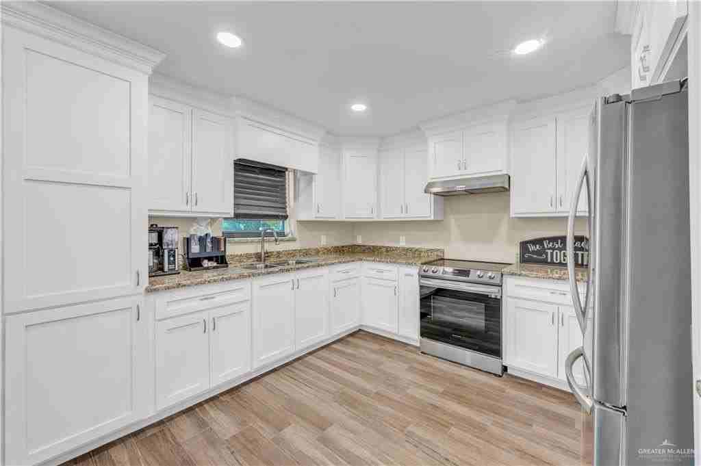 2901 Tree Top Ct - Photo 2 of 16