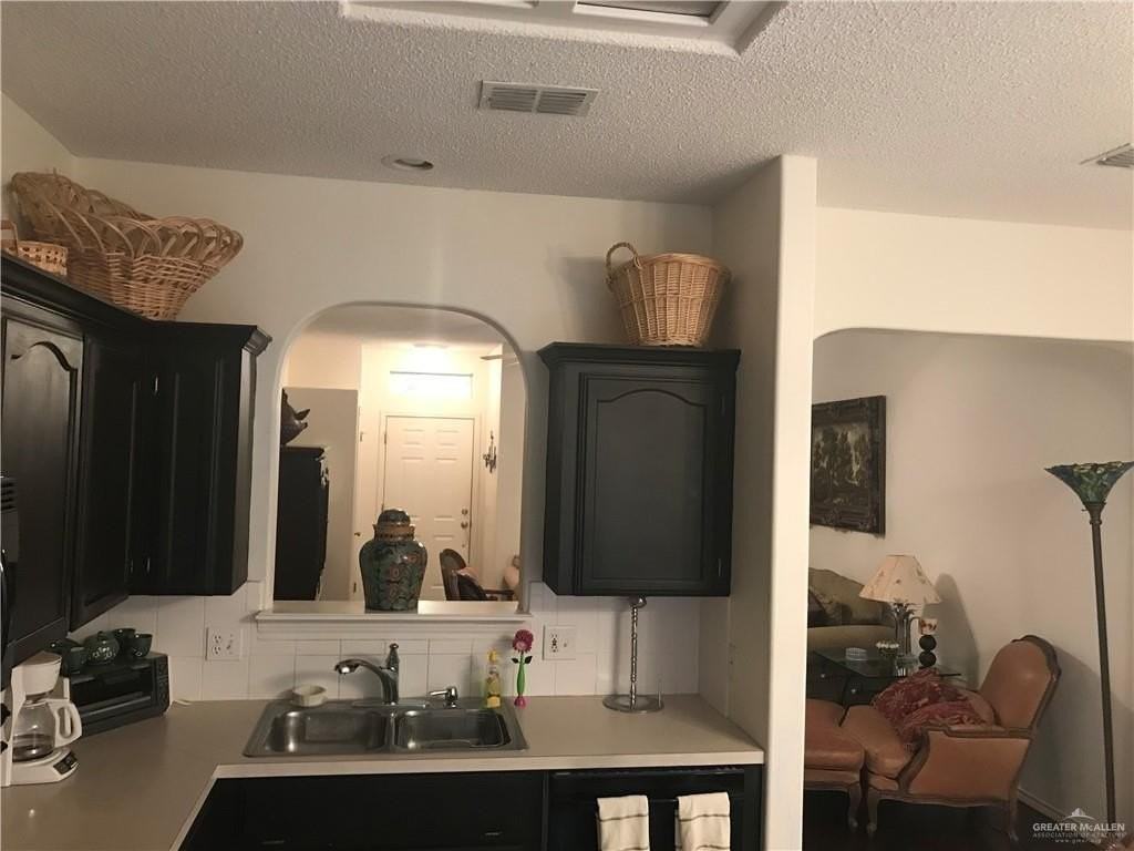 2716 N 41st St - Photo 6 of 35