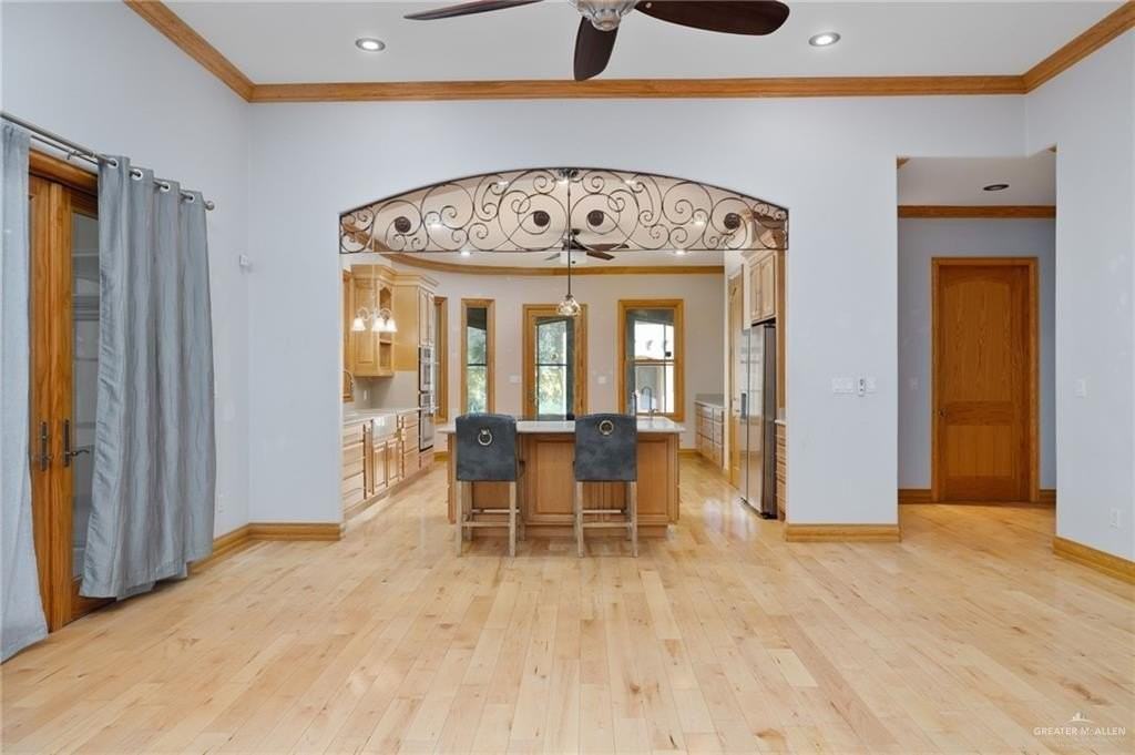 10201 N Ware Rd - Photo 7 of 41