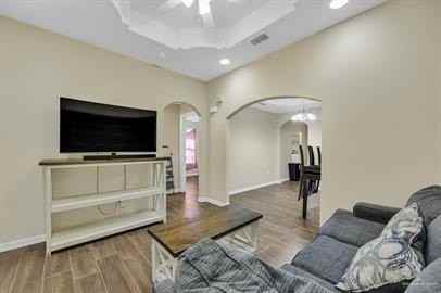 2037 Diaz Ave - Photo 4 of 9