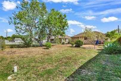 2037 Diaz Ave - Photo 4 of 11