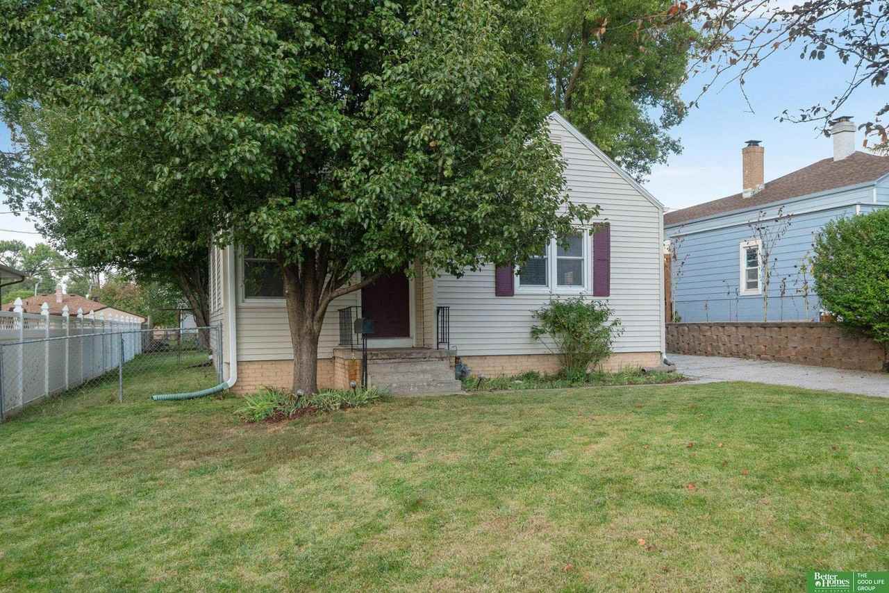 5820 Spring St - Photo 3 of 38