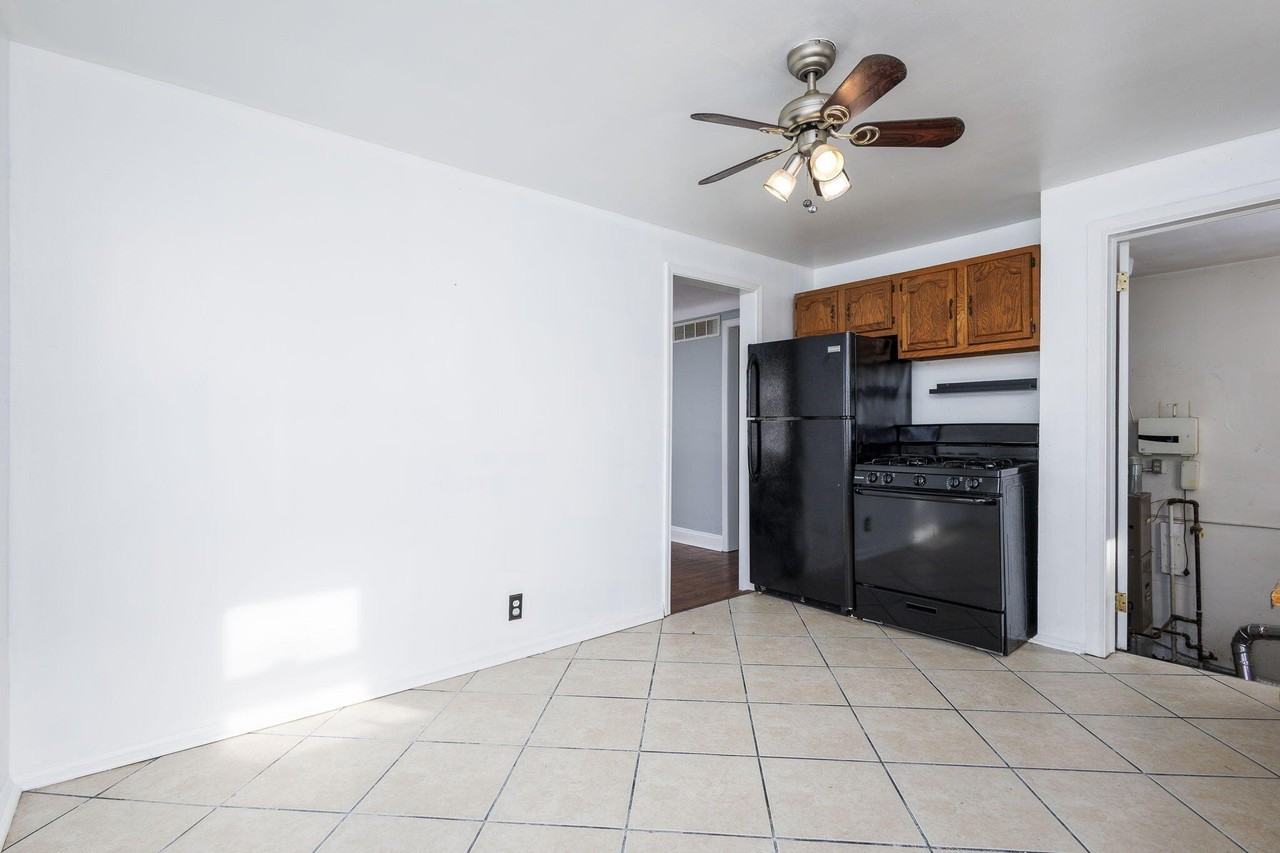 23328 Battelle Ave - Photo 7 of 16