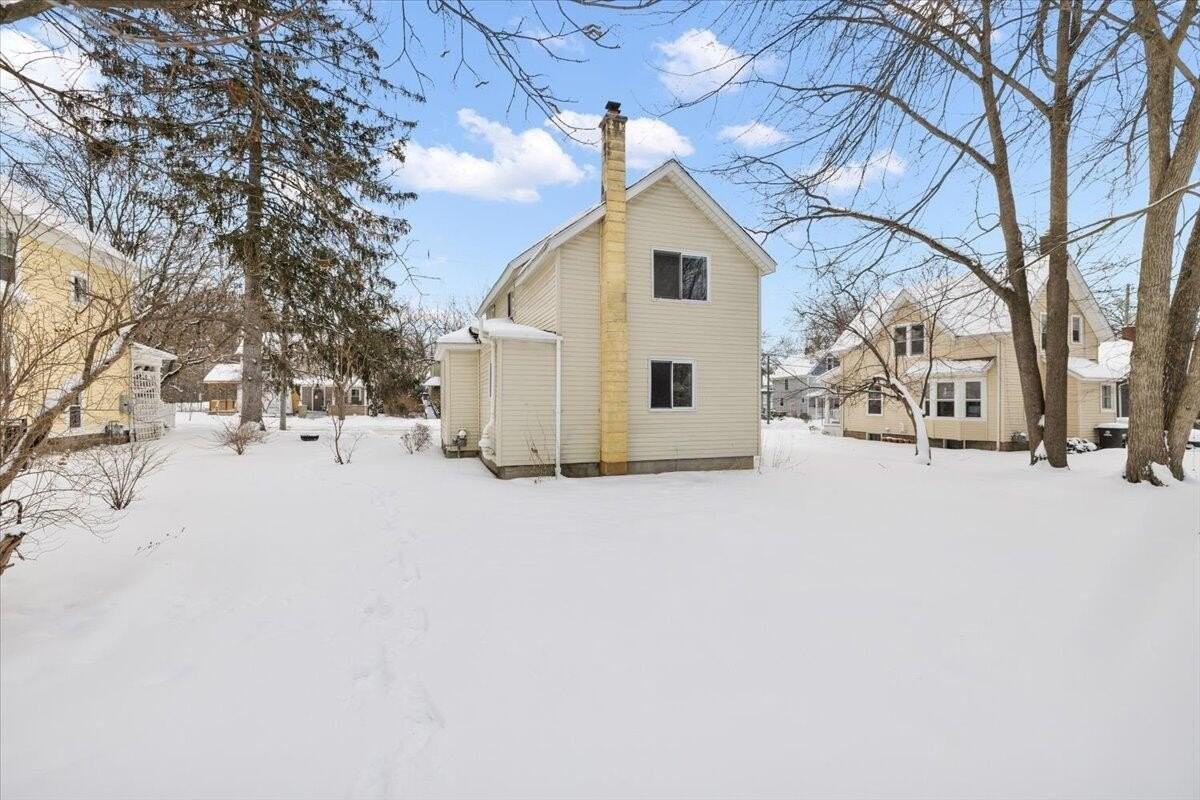 603 Gott St #2 - Photo 5 of 26