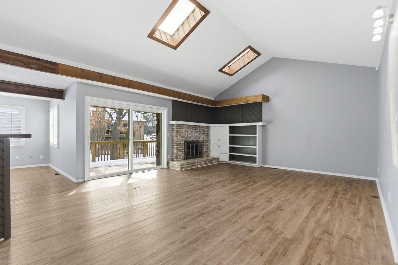 3460 E Catalpa St - Photo 4 of 37