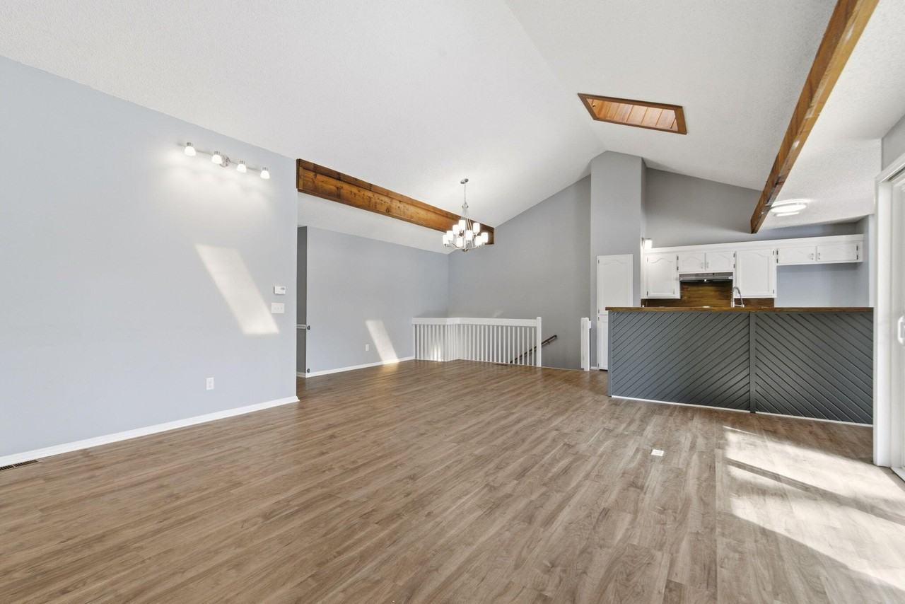 3460 E Catalpa St - Photo 5 of 37