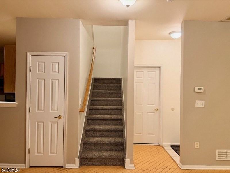 43 Windsor Dr - Photo 2 of 17