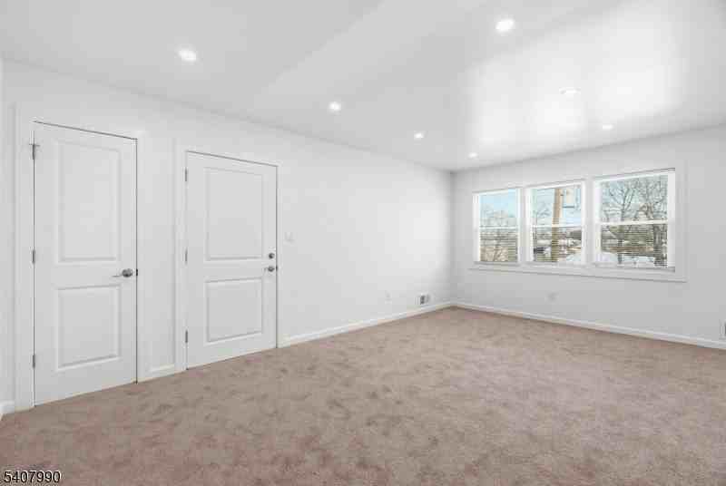 114 Grove St - Photo 7 of 24