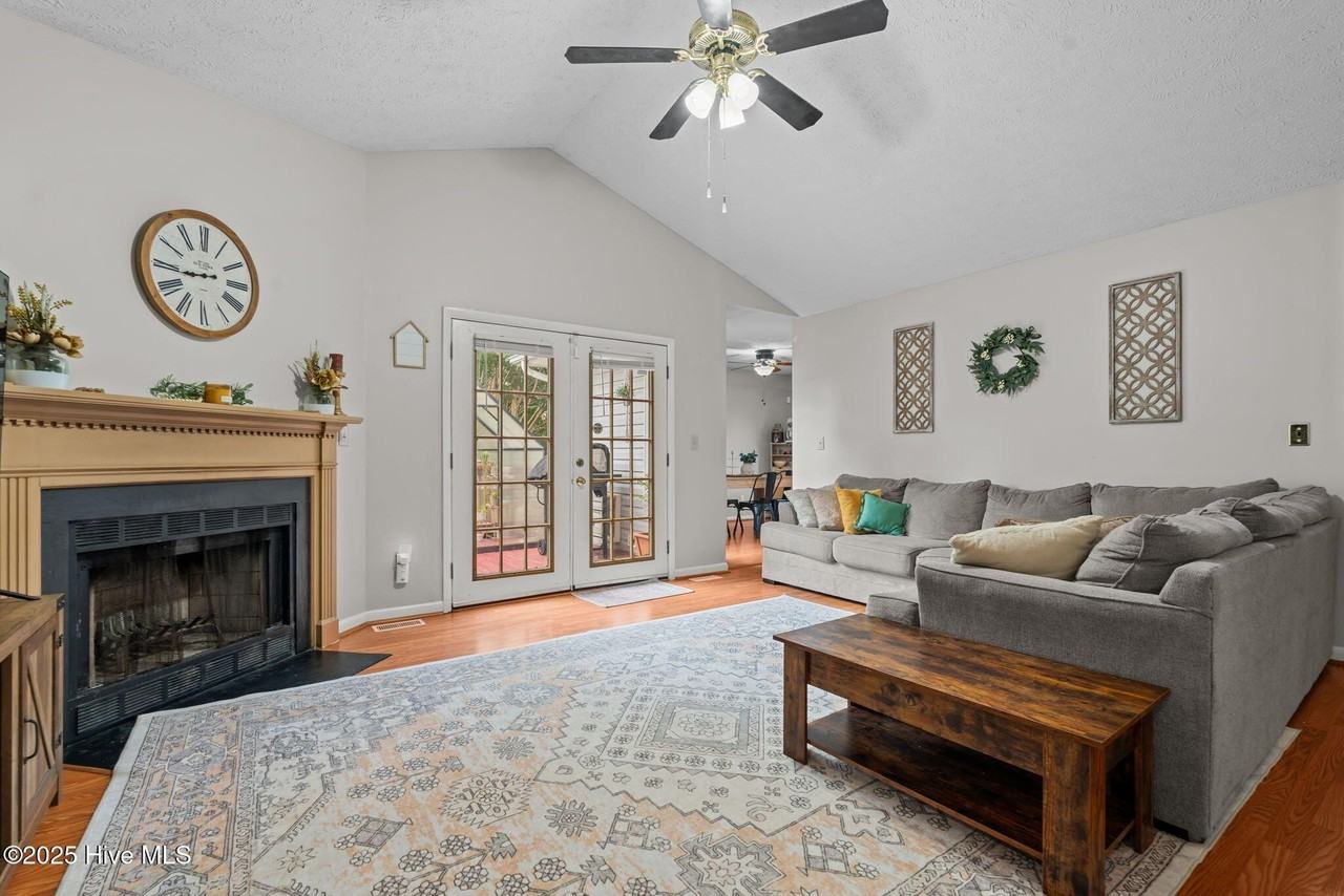 39 Orrin Ct - Photo 5 of 43