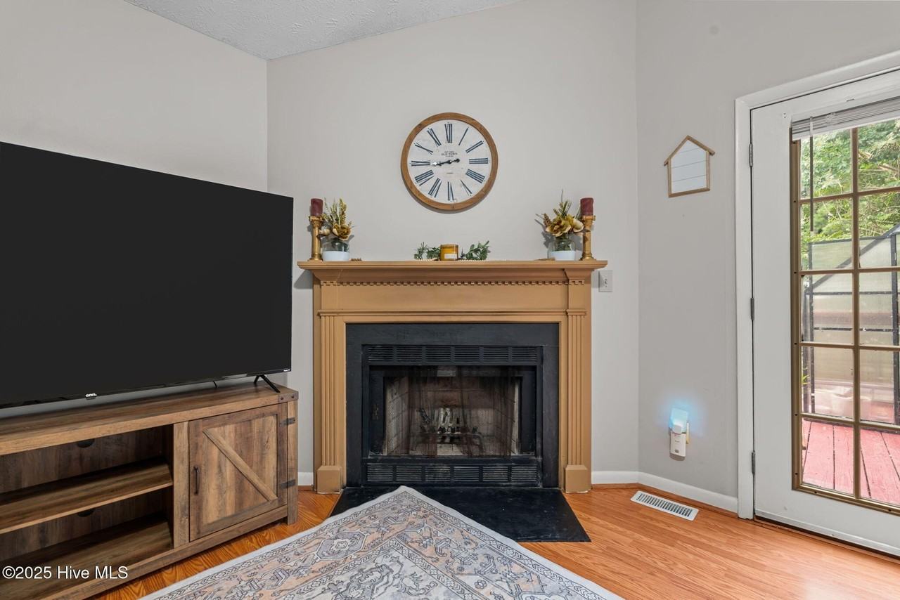 39 Orrin Ct - Photo 7 of 43